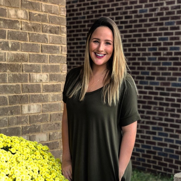 Meet your Posher, Ememily - Picture 1 of 1